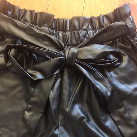 Pleather Paperbag Shorts - Picture 3 of 3
